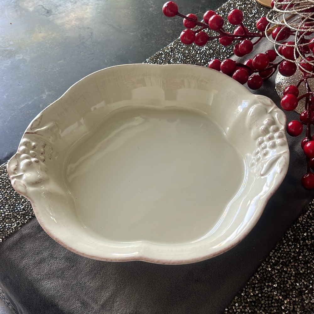 Beautiful CasaFina Madeira Harvest Casa Stone Portuguese vanilla cream  dish